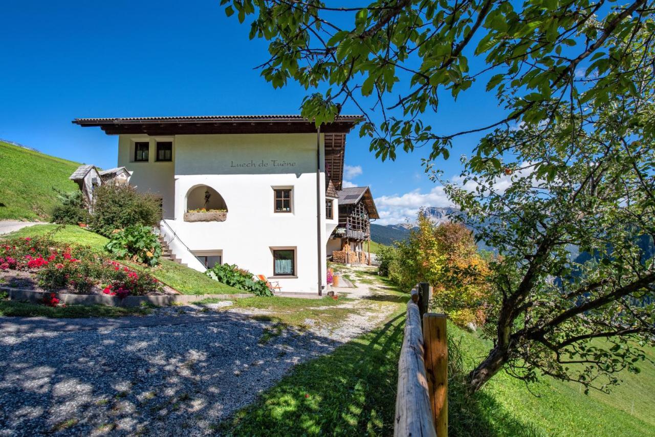 אורטיסיי Agriturismo Apartments Tuene מראה חיצוני תמונה