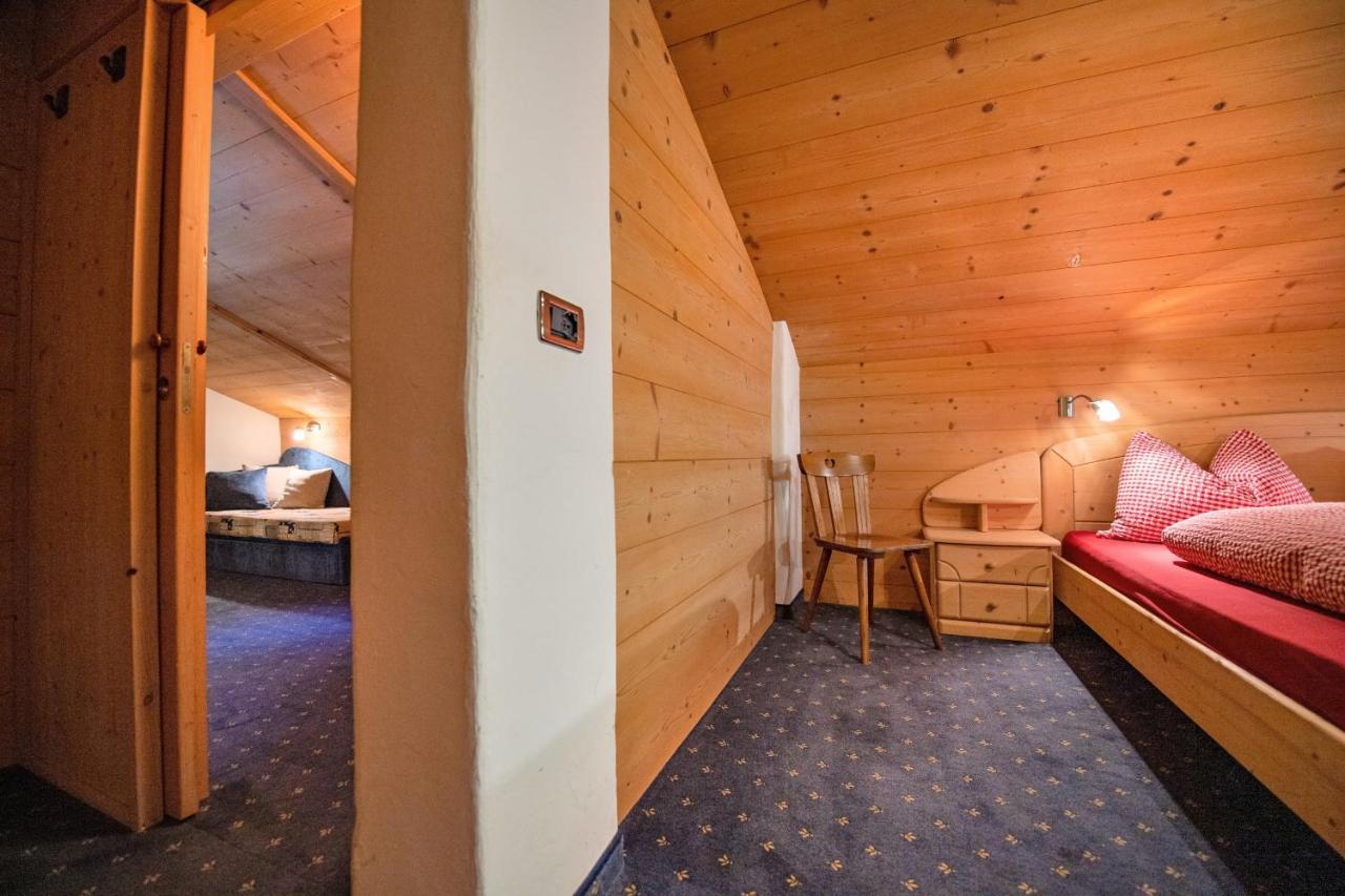 אורטיסיי Agriturismo Apartments Tuene מראה חיצוני תמונה