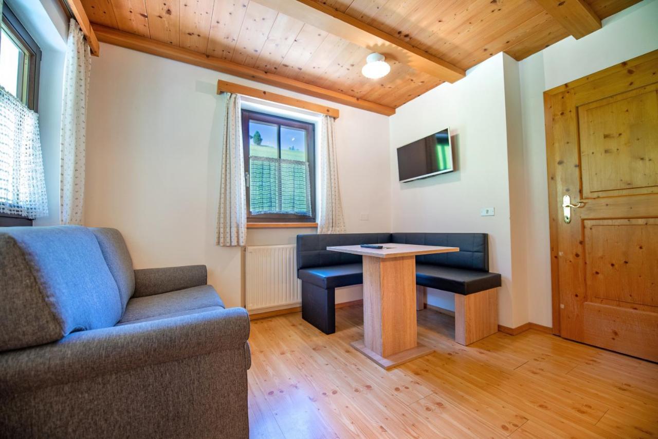אורטיסיי Agriturismo Apartments Tuene מראה חיצוני תמונה