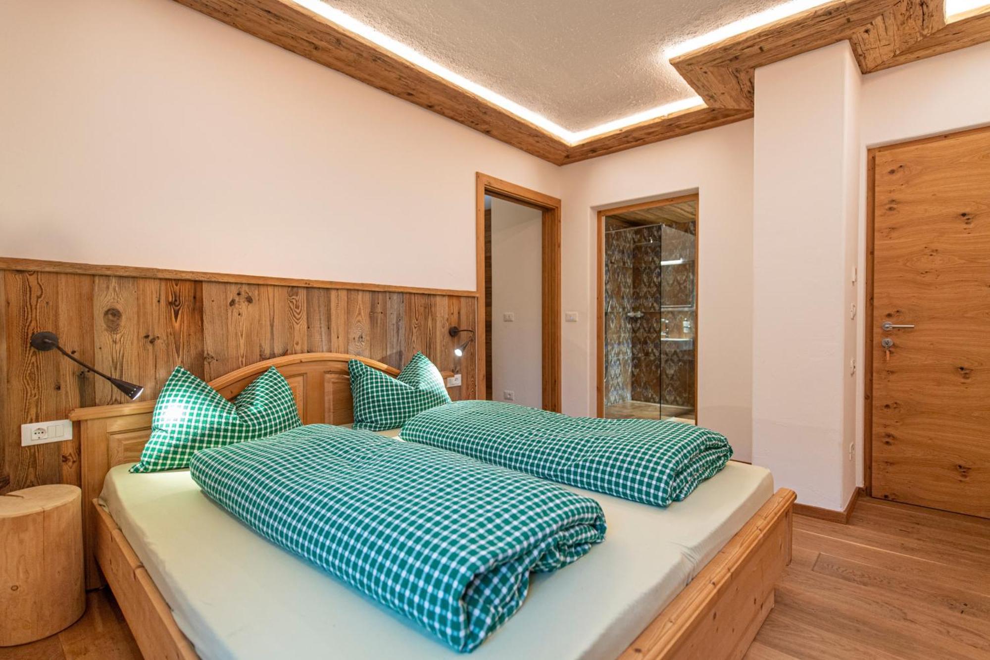 אורטיסיי Agriturismo Apartments Tuene מראה חיצוני תמונה
