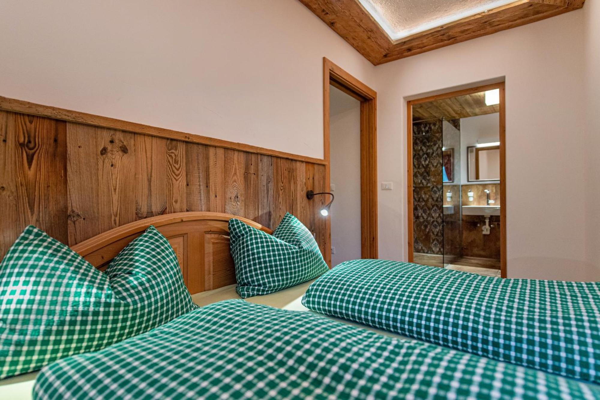 אורטיסיי Agriturismo Apartments Tuene מראה חיצוני תמונה